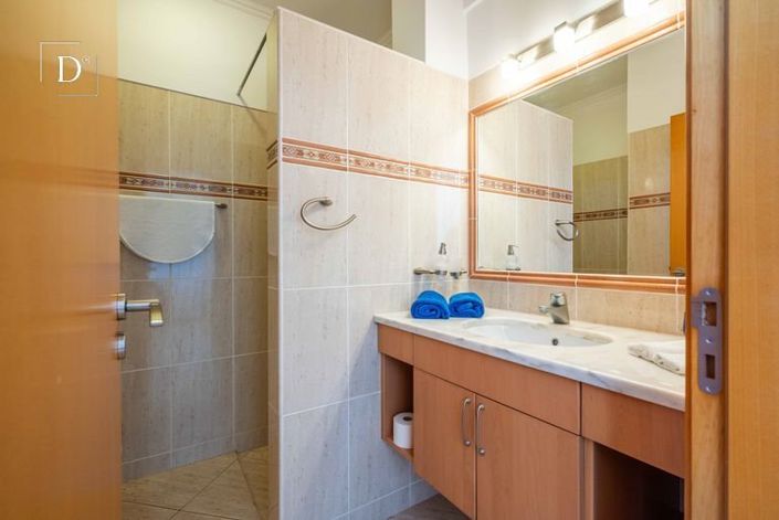 Image No.19-4 Bed House for sale