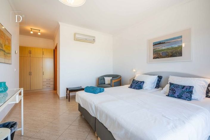 Image No.20-4 Bed House for sale