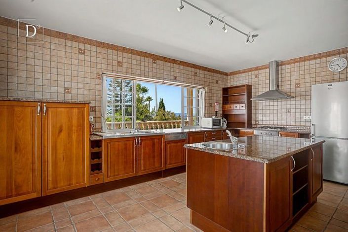 Image No.14-4 Bed House for sale