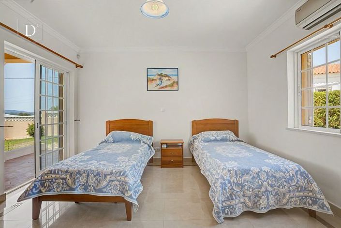 Image No.15-4 Bed House for sale