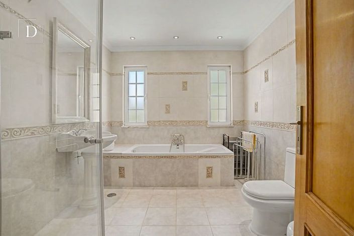 Image No.16-4 Bed House for sale