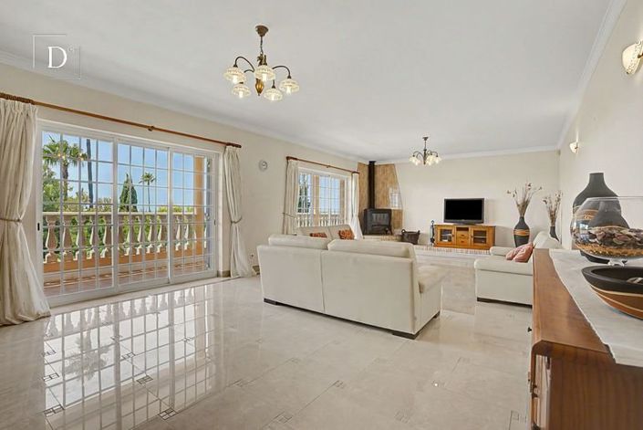Image No.25-4 Bed House for sale