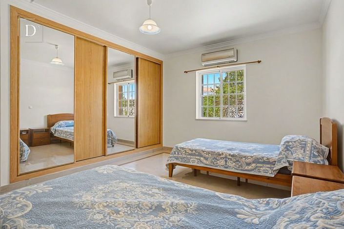 Image No.26-4 Bed House for sale
