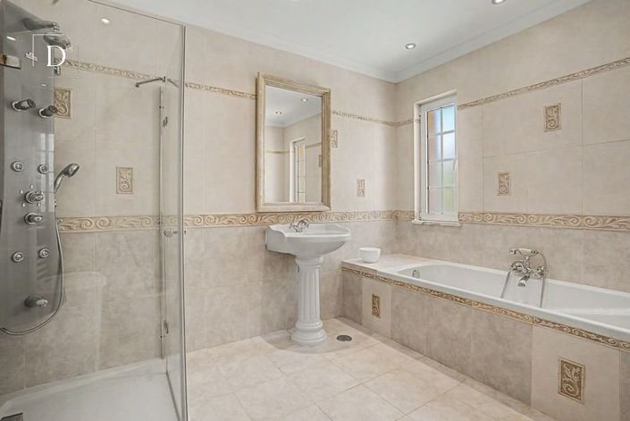 Image No.27-4 Bed House for sale