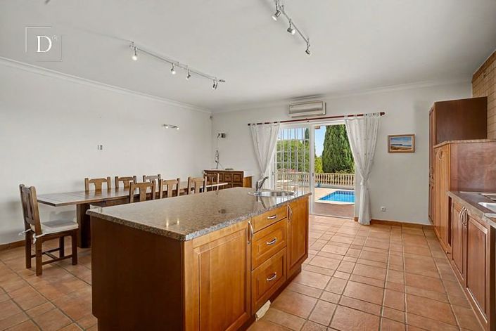 Image No.30-4 Bed House for sale