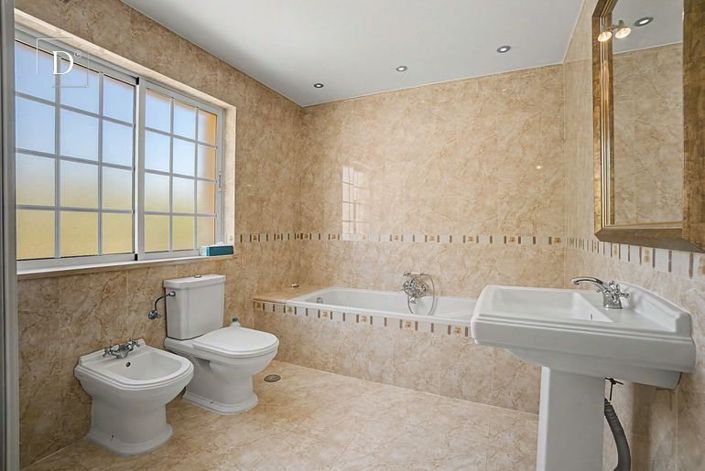 Image No.7-4 Bed House for sale