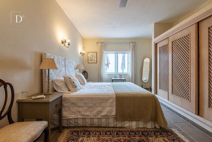 Image No.6-4 Bed House for sale
