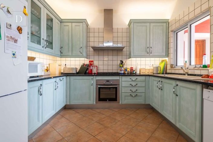 Image No.8-4 Bed House for sale