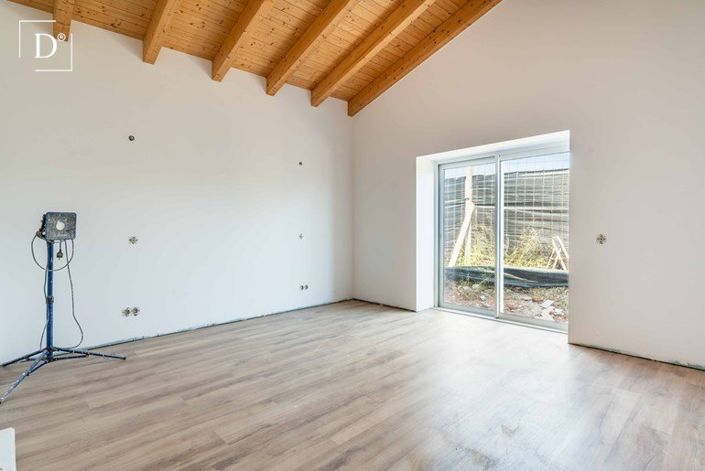 Image No.14-2 Bed House for sale