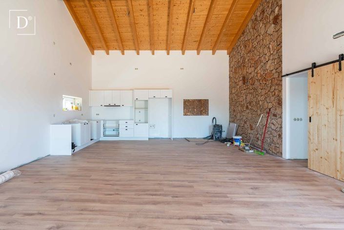 Image No.8-2 Bed House for sale