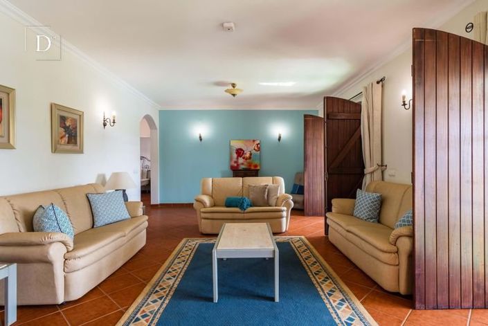 Image No.2-5 Bed House for sale