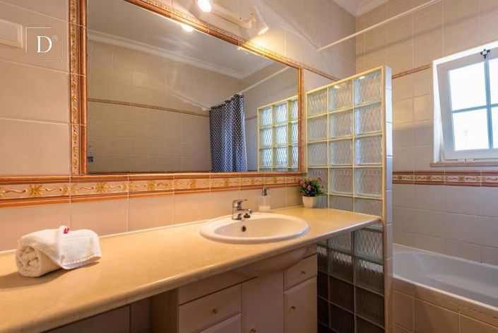 Image No.22-5 Bed House for sale