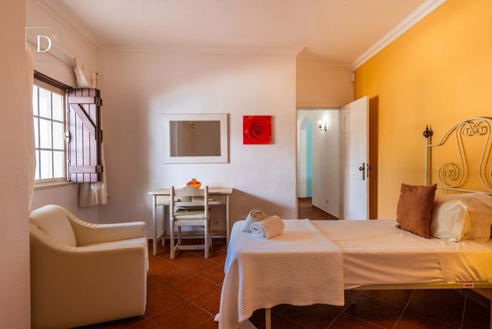 Image No.24-5 Bed House for sale