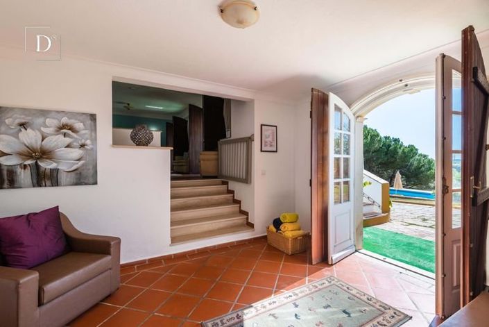 Image No.6-5 Bed House for sale