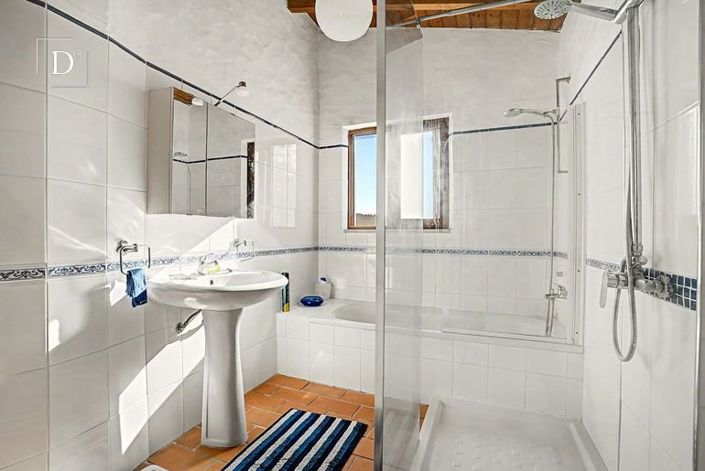 Image No.14-3 Bed House for sale