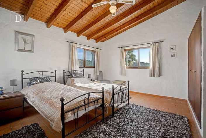 Image No.15-3 Bed House for sale