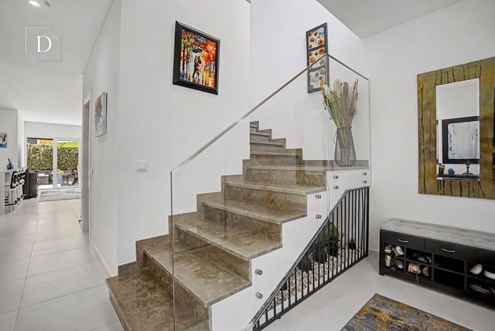 Image No.29-4 Bed House for sale