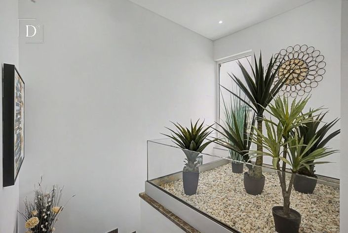 Image No.31-4 Bed House for sale