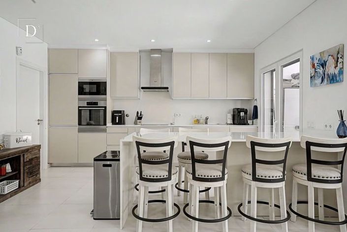 Image No.4-4 Bed House for sale