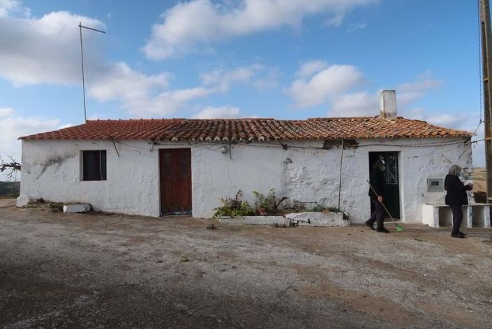 Authentic Alentejan Property To Renovate With Beautiful Views – A Great Opportunity In Portugal!