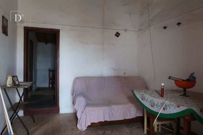 Image No.8-3 Bed House for sale