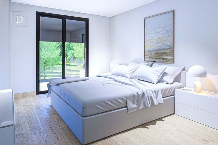 Image No.8-4 Bed House for sale