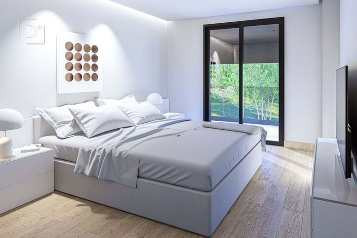 Image No.9-4 Bed House for sale