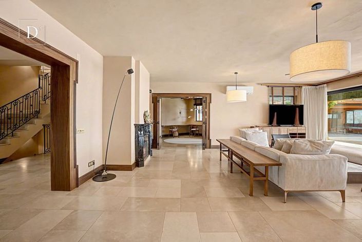 Image No.22-5 Bed House for sale