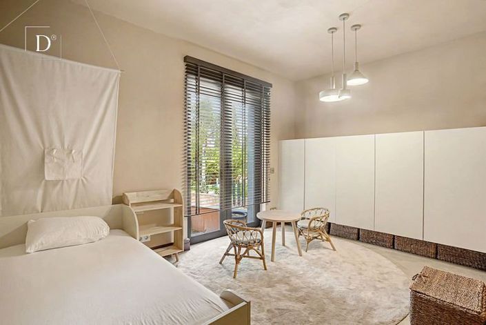 Image No.36-5 Bed House for sale