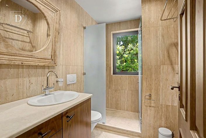 Image No.37-5 Bed House for sale