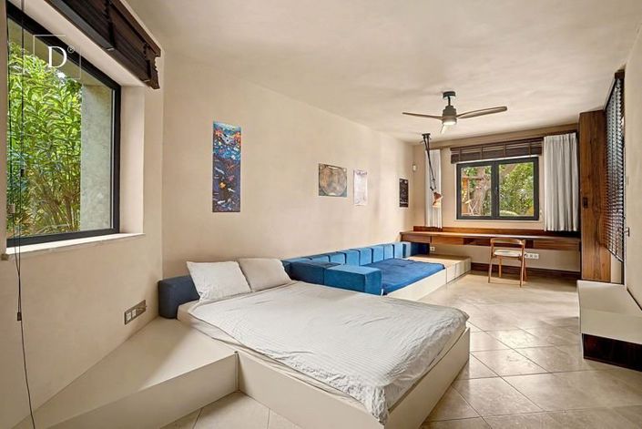 Image No.38-5 Bed House for sale