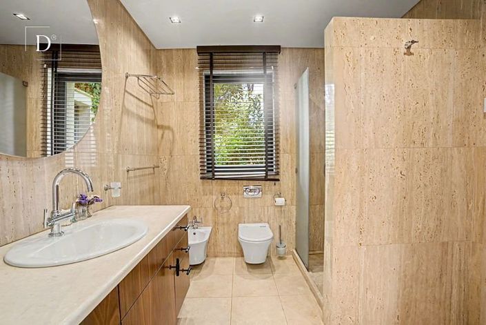 Image No.39-5 Bed House for sale