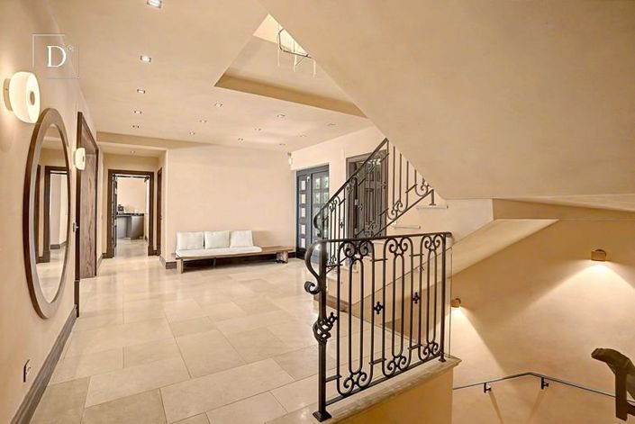 Image No.52-5 Bed House for sale