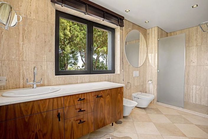 Image No.54-5 Bed House for sale