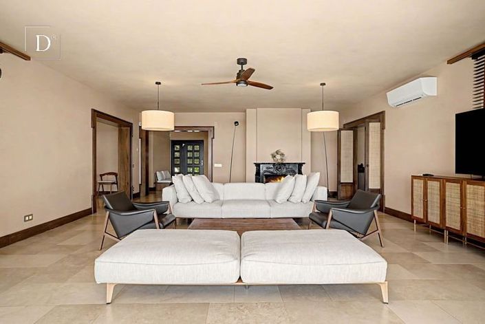 Image No.6-5 Bed House for sale