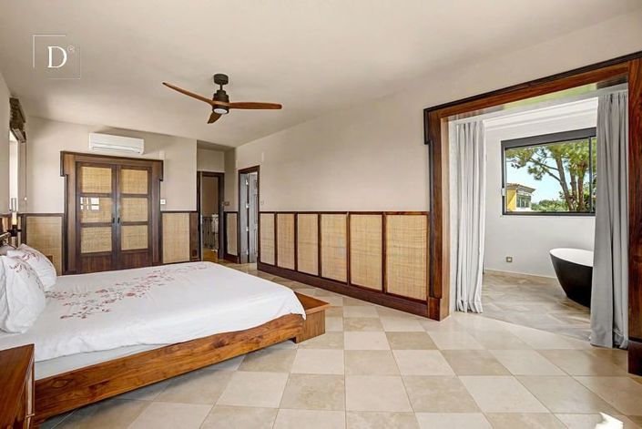 Image No.9-5 Bed House for sale