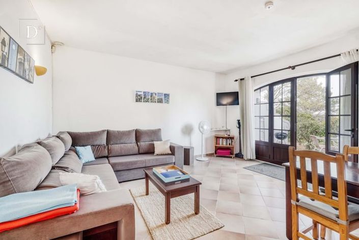 Image No.8-7 Bed House for sale