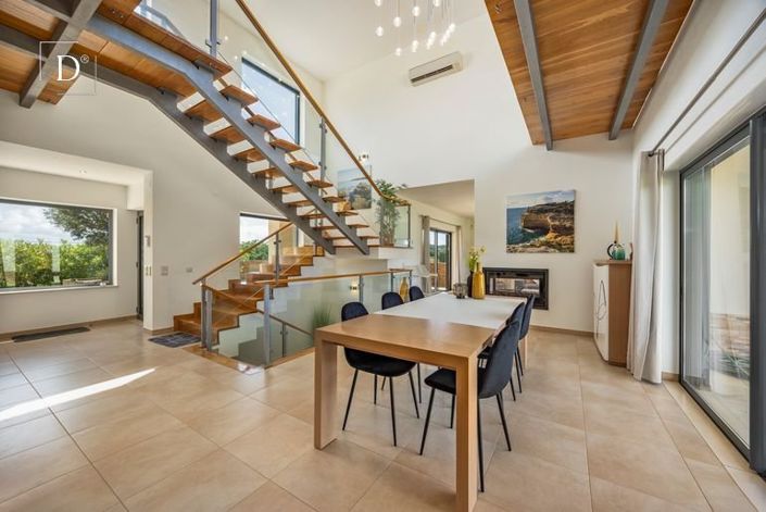 Image No.7-4 Bed House for sale