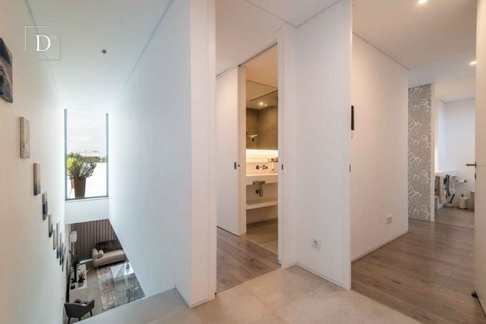 Image No.14-3 Bed House for sale