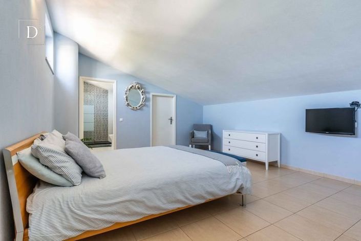 Image No.17-3 Bed House for sale