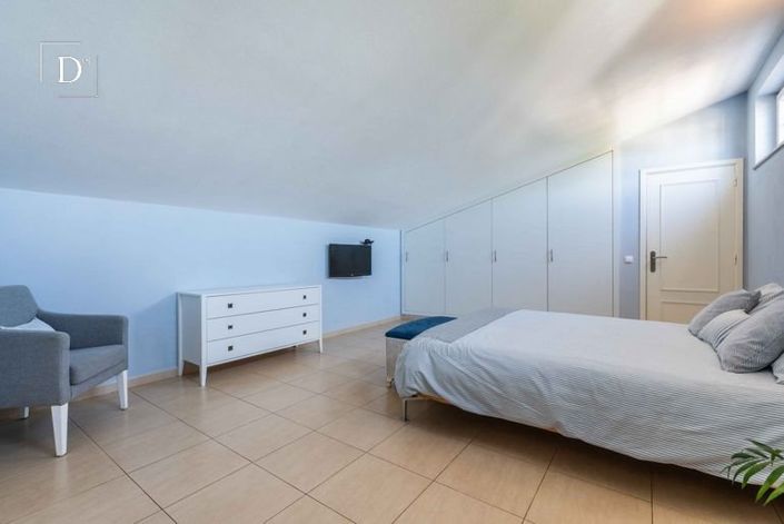 Image No.18-3 Bed House for sale