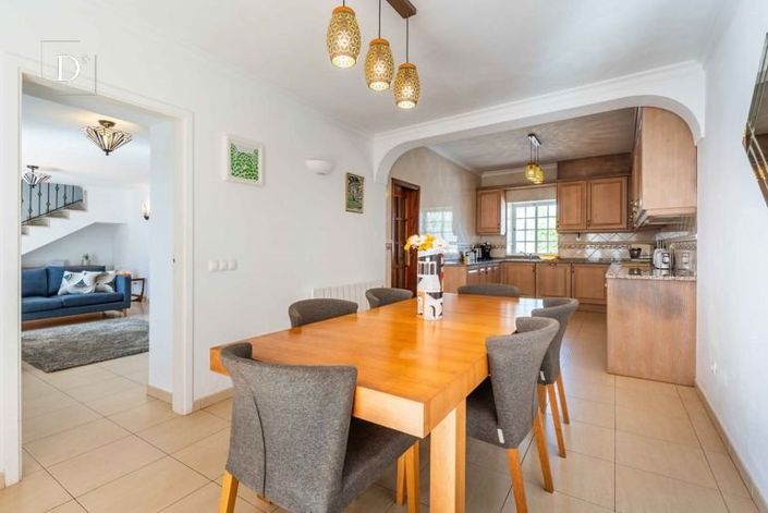 Image No.8-3 Bed House for sale