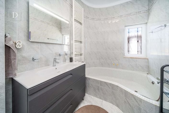 Image No.15-4 Bed House for sale