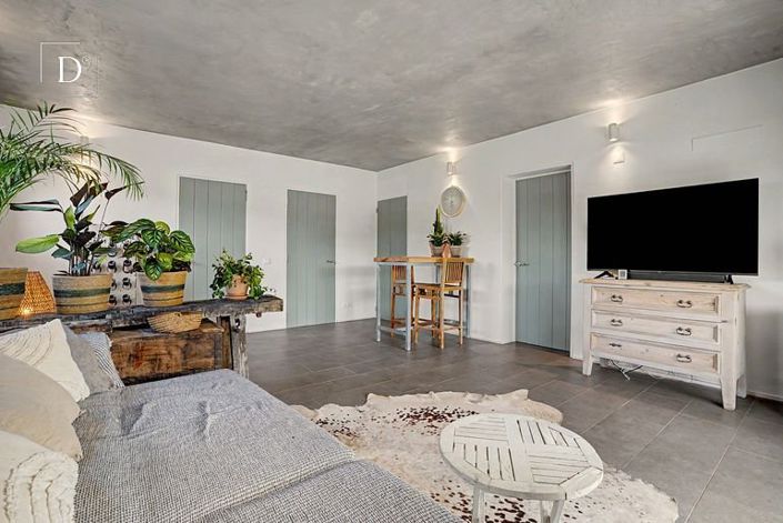 Image No.17-3 Bed House for sale