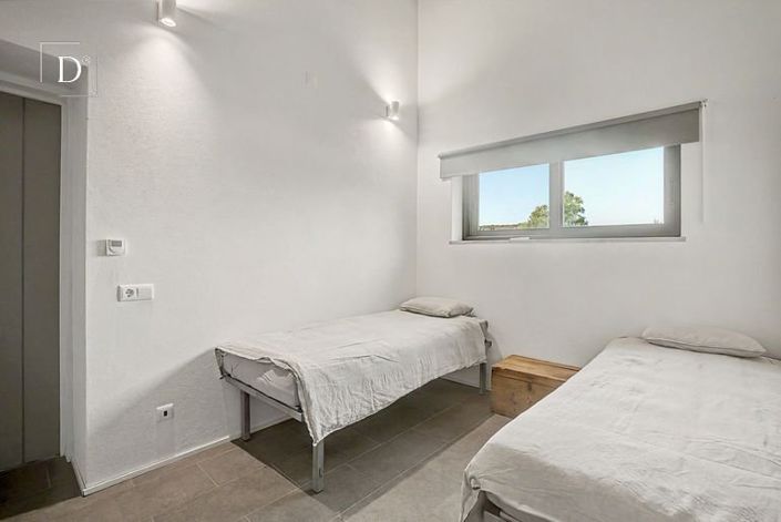 Image No.22-3 Bed House for sale