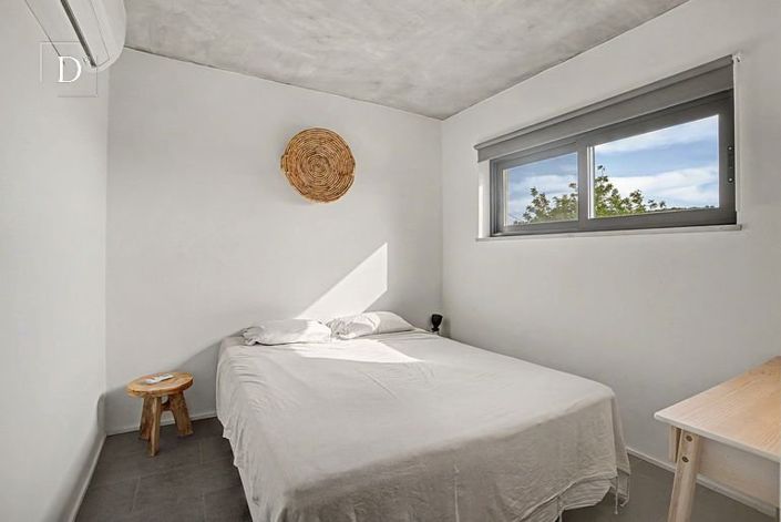 Image No.24-3 Bed House for sale