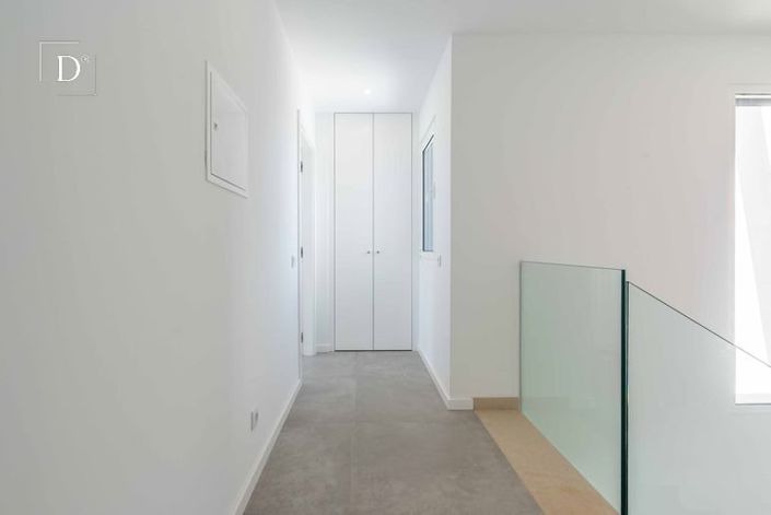 Image No.24-3 Bed House for sale