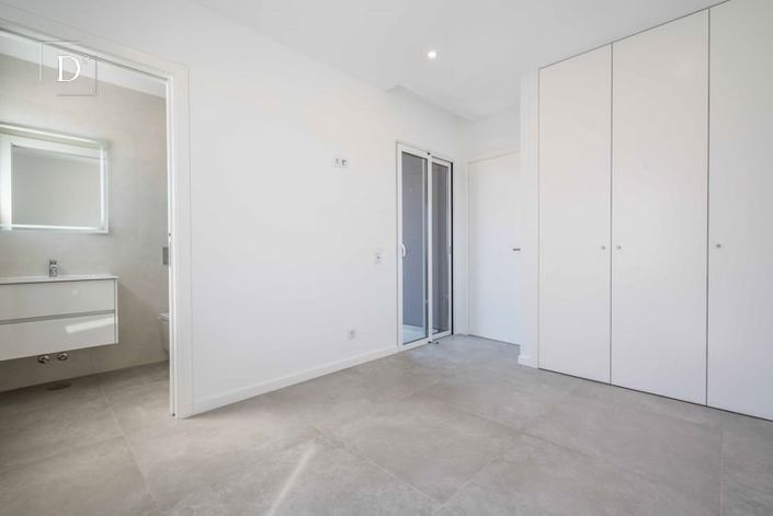 Image No.35-3 Bed House for sale