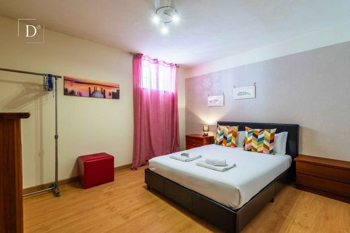 Image No.21-4 Bed House for sale