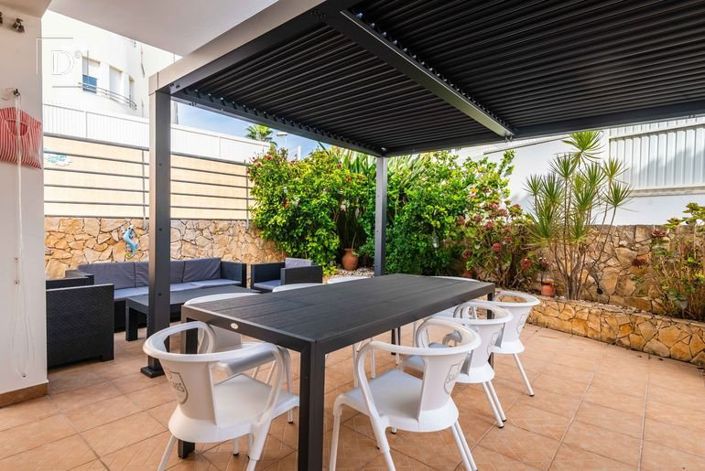 Image No.25-4 Bed House for sale